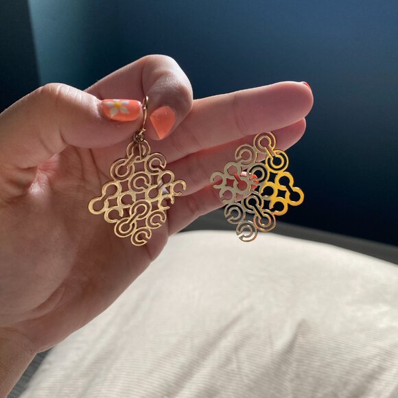 Dangly Coach Earrings Gold - Picture 7 of 7